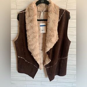 Leo & Nicole Faux Shearling Lined faux leather Brown Vest w/ faux fur Collar